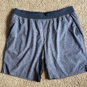 EUC MENS LULULEMON ATHLETICA HEATHER GRAY WORKOUT SHORTS 21” SIZE XXL 2XL